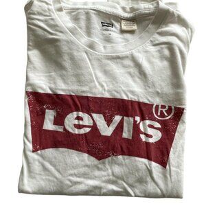 Levi’s t-shirt
